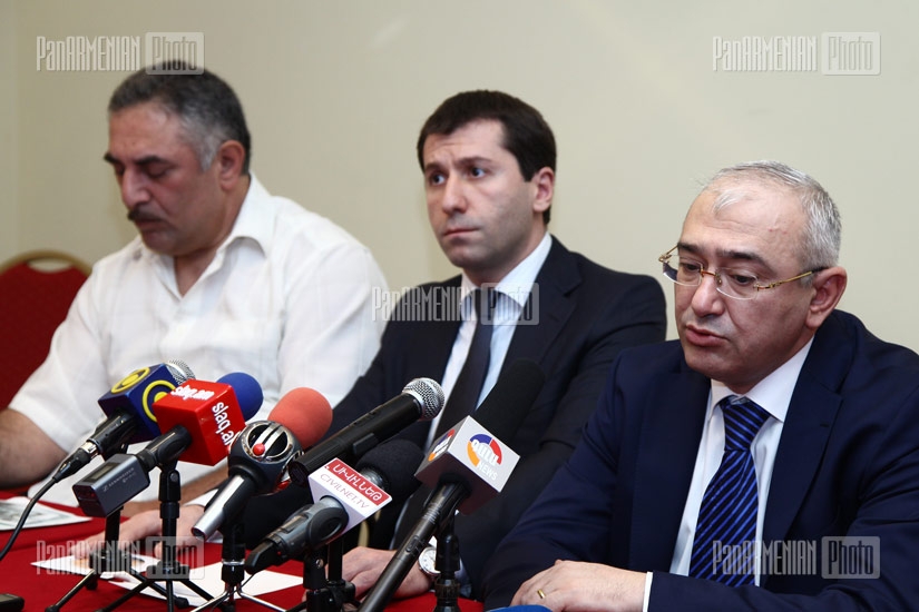 By the initiative of Human Rights defender Karen Andreasyan, head of central electoral committee Tigran Mukuchyan meets with NGO representatives