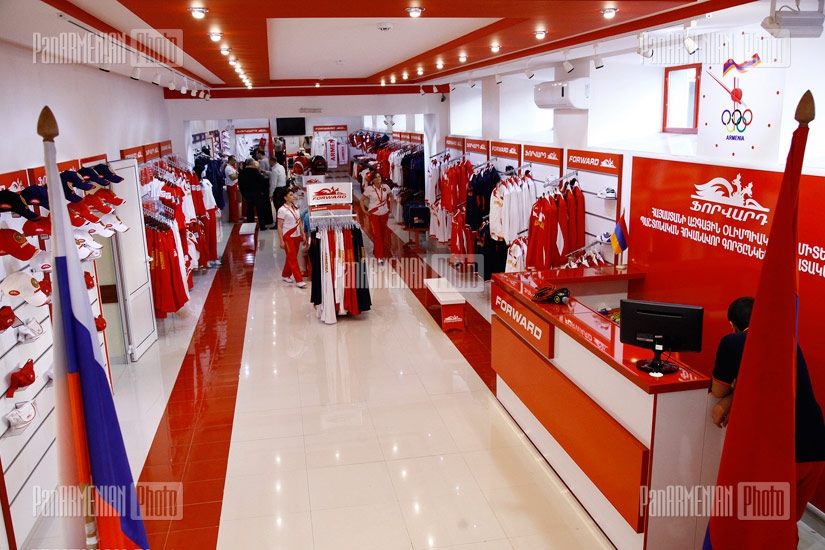 Opening of Forward sportswear store