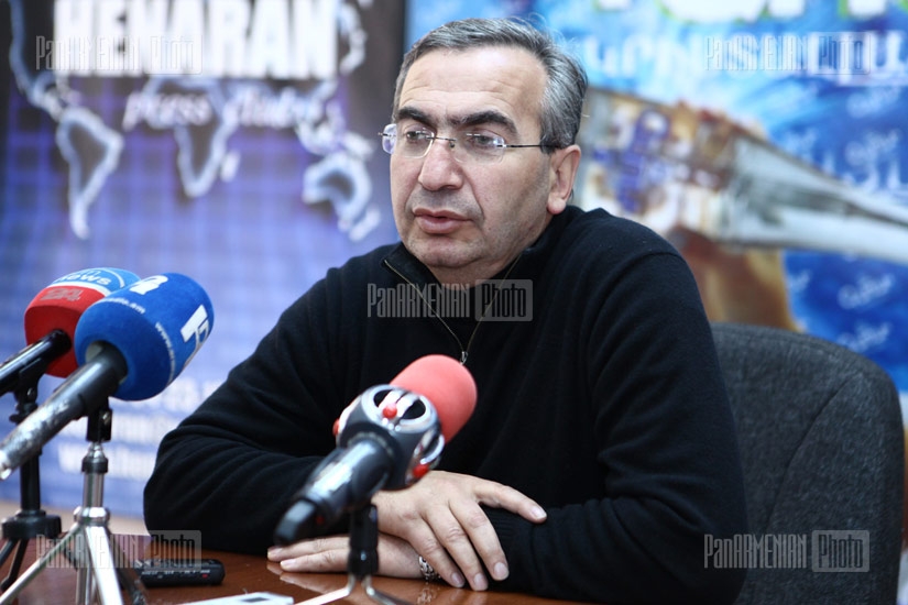 “Կարին” ավանդական երգի պարի խմբի գեղարվեստական ղեկավար Գագիկ Գինոսյանի ասուլիսը