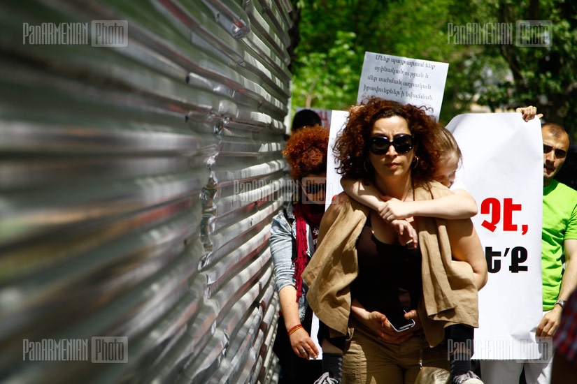 Activists organize manifestation from Mashtots park to Yerevan municipality
