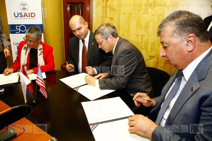 Ceremony of signing memorandum about opening Armenian National Engineering Laboratory