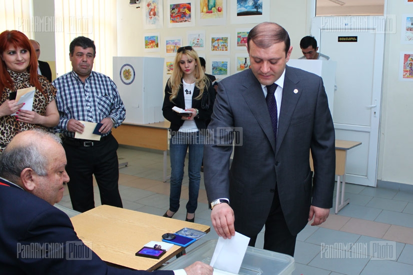 Parliamentary elections: Yerevan mayor Taron Margaryan