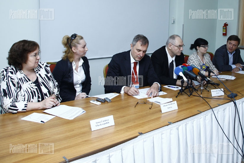 Press conference of ICES representatives