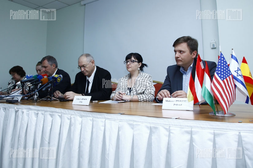 Press conference of ICES representatives