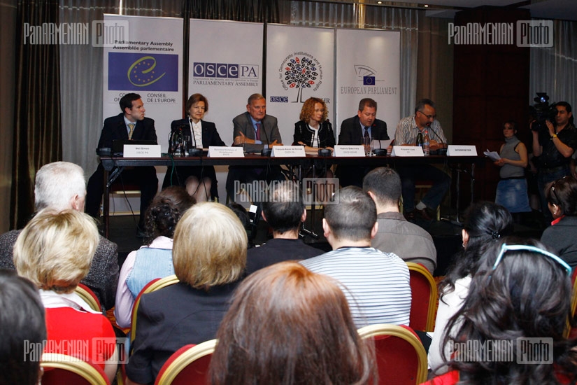 Press conference of OSCE observers concerning the elections