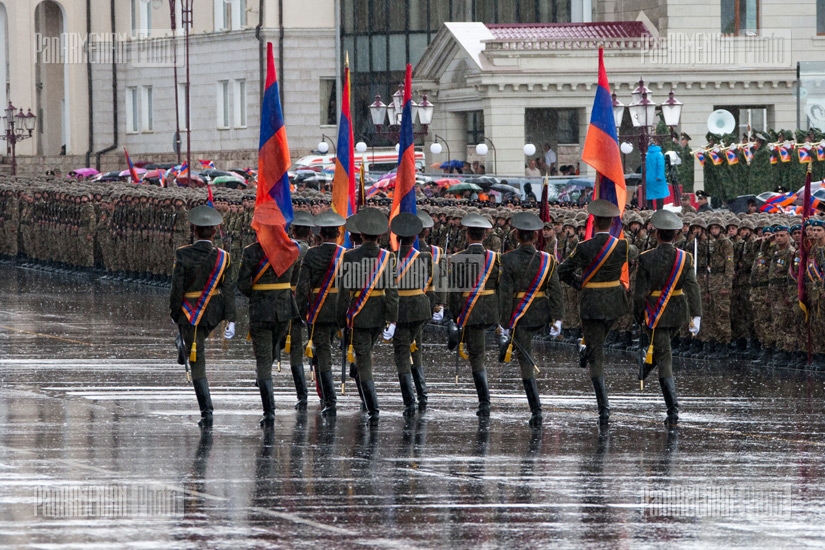 В Степанакерте прошла генеральная репетиция военного парада,  посвященного 20-летию освобождения Шуши и формирования Армии обороны НКР