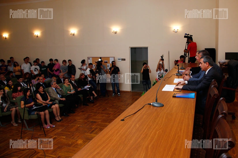 Հայաստանի պետական ճարտարագիտական համալսարանում տեղի ունեցավ ՏՏ ոլորտում ՀՀ նախագահի պարգևի հավակնորդների հետ
