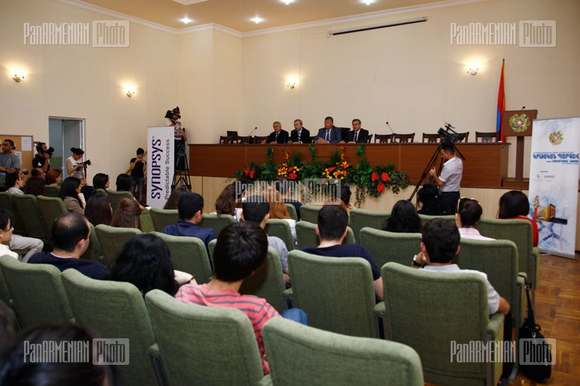Հայաստանի պետական ճարտարագիտական համալսարանում տեղի ունեցավ ՏՏ ոլորտում ՀՀ նախագահի պարգևի հավակնորդների հետ