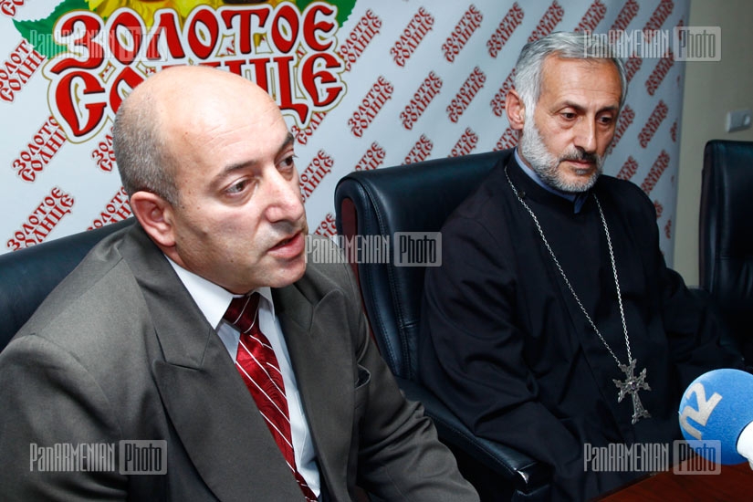 Արաբկիր համայնքի հոգևոր հովիվ `Տեր Բաբկեն Քահանա Հայրապետյանի և Իրավաբանների և հոգեբանների միջազգային ասոցիացիա Հկ նախագահ Խաչատուր Մարոզյանի ասուլիսը