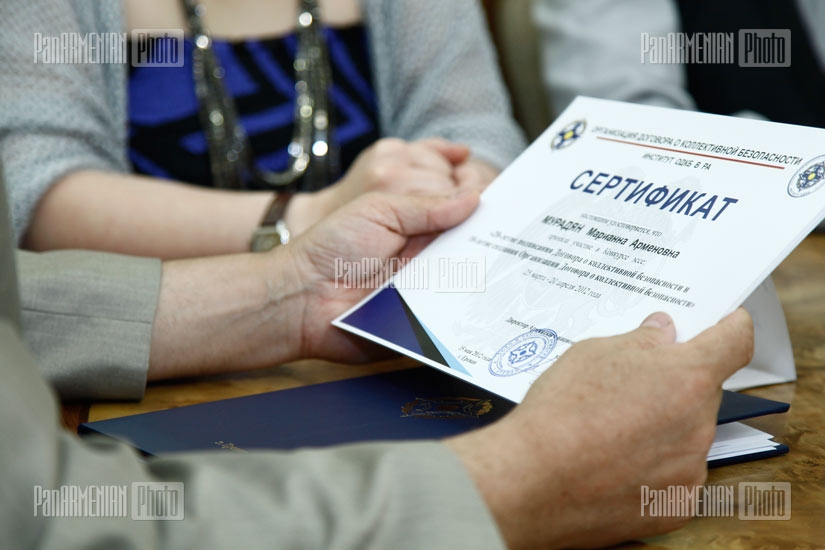 ՀԱՊԿ ստեղծման 10-ամյակին նվիրված էսսեների մրցույթի հաղթողների պարգևատրումը