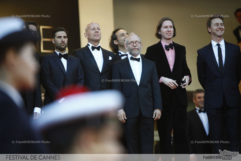 (from left) US actor Jason Schwartzman, US actor Bob Balaban, US director Wes Anderson, US actor Bruce Willis and US actor Edward Norton 