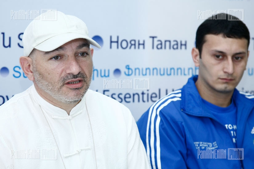 Հայաստանի ավանդական ուշուի ֆեդերացիայի նախագահ Տիգրան Չոբանյանի և Ուշուի միջազգային մրցաշարի մասնակից թիմերի ղեկավրաների ասուլիսը