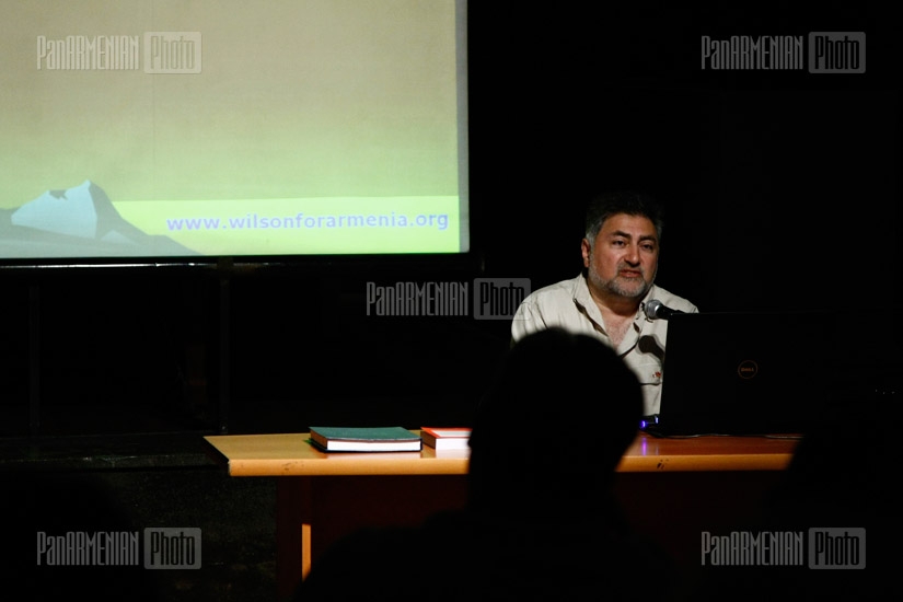Lecture of  Modus Vivendi center president Ara Papyan