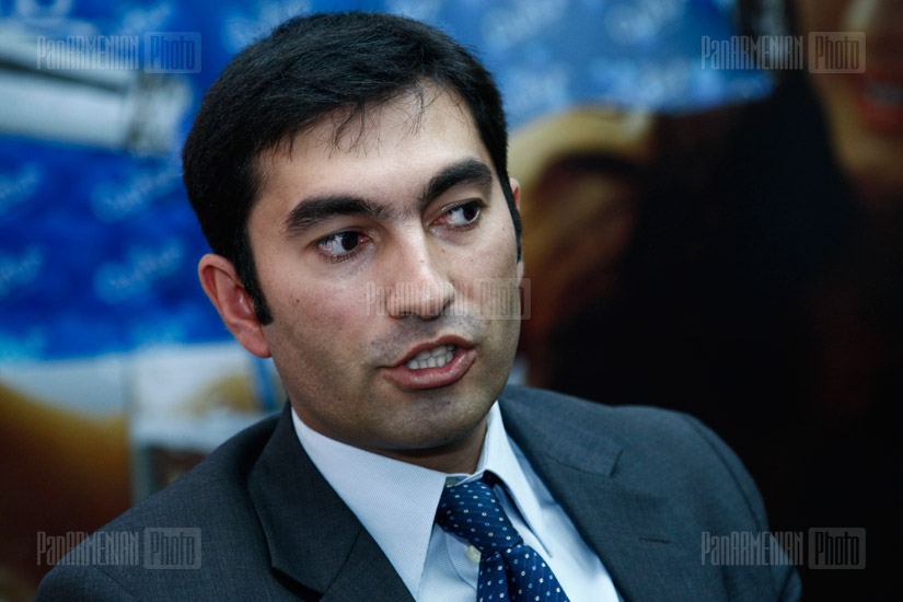 Press conference of Armenian Consumers' Union NGO chairman Armen Poghosyan and head of YSU Sociology Department Artur Atanesyan