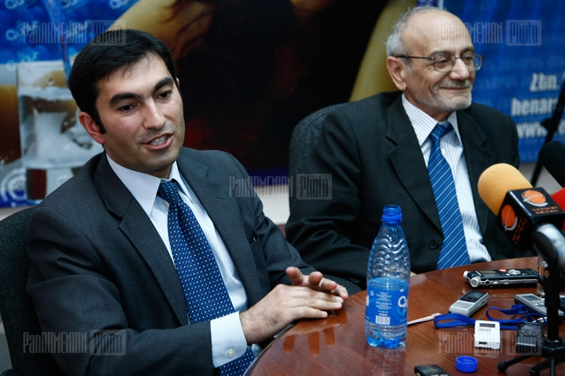 Press conference of Armenian Consumers' Union NGO chairman Armen Poghosyan and head of YSU Sociology Department Artur Atanesyan