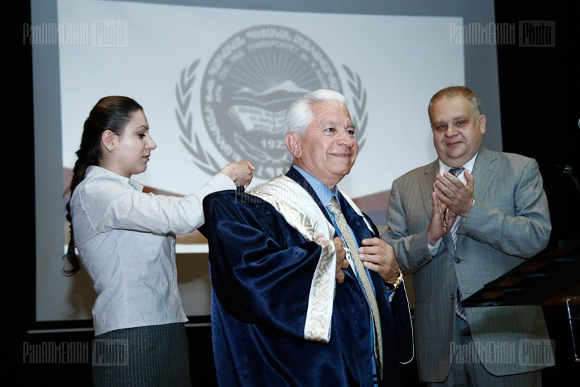 Председатель “Коалиции национальных этнических организаций” Насер Каземин удостоен звания почетного доктора Ереванского государственного педагогического университета 