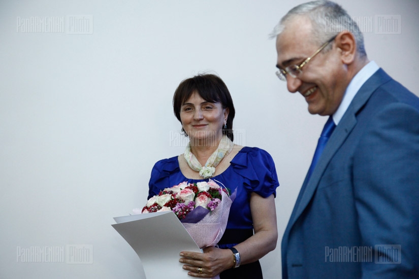 Handing in ceremony of parliamentary mandates takes place at Central Electoral Commission 