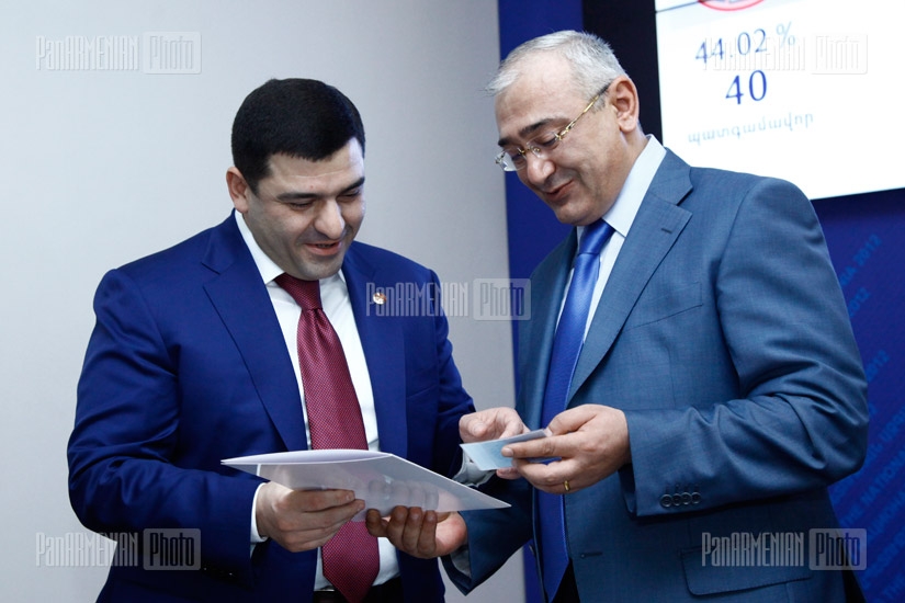 Handing in ceremony of parliamentary mandates takes place at Central Electoral Commission 