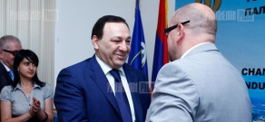 RA President of Chamber of Commerce and Industry Martin Sargsyan and his Czech counterpart Petr Kuzel sign a memorandum