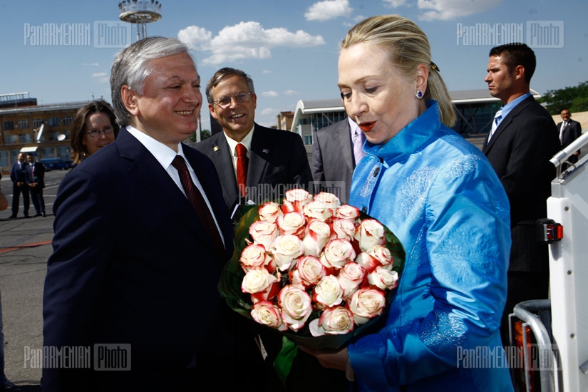 Прибытие госсекретаря США Хиллари Клинтон в Ереван