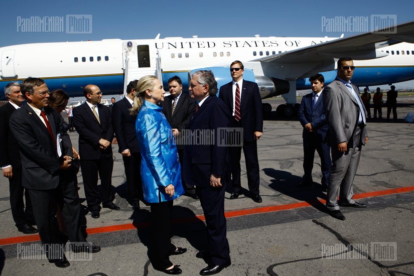 US Secretary of State Hillary Rodham Clinton arrives at Zvartnots Airport