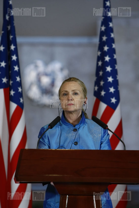 RA FM Edward Nalbandian meets with US Secretary of State Hillary Rodham Clinton