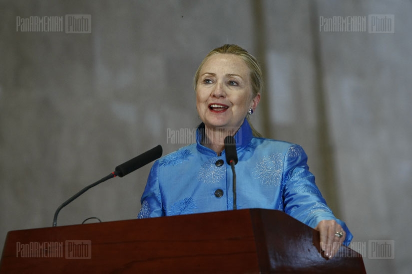 RA FM Edward Nalbandian meets with US Secretary of State Hillary Rodham Clinton