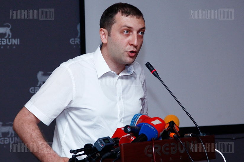 “Տաշիր” բարեգործական հիմնադրամը և “Պահանջում ենք գիտության ֆինանսավորման ավելացում” նախաձեռնությունը մրցանակներ հանձնեցին գիտական մրցույթի հաղթողներին