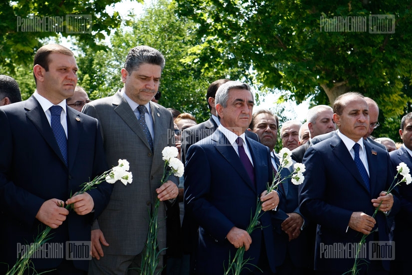 RA high ranked officials paid a visit to Pantheon on the occasion of RA former PM Andranik Margaryan's birth anniversary