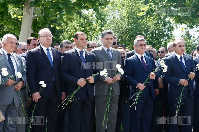 RA high ranked officials paid a visit to Pantheon on the occasion of RA former PM Andranik Margaryan's birth anniversary