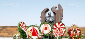 RA high ranked officials paid a visit to Pantheon on the occasion of RA former PM Andranik Margaryan's birth anniversary