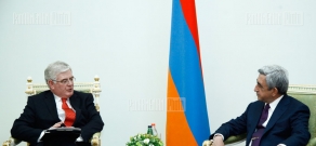RA President Serzh Sargsyan receives Vice Prime Minister and Foreign Minister of Ireland Eamon Gilmore