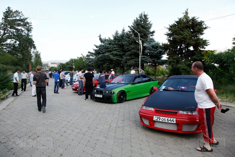 Մեքենաների թյունինգ-շոու Հաղթանակի զբոսայգում