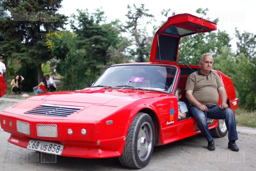 Մեքենաների թյունինգ-շոու Հաղթանակի զբոսայգում