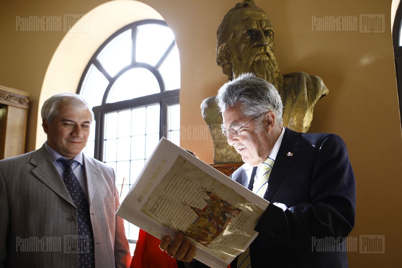 Ավստրիայի նախագահ Հայնց Ֆիշերն այցելեց Մատենադարան