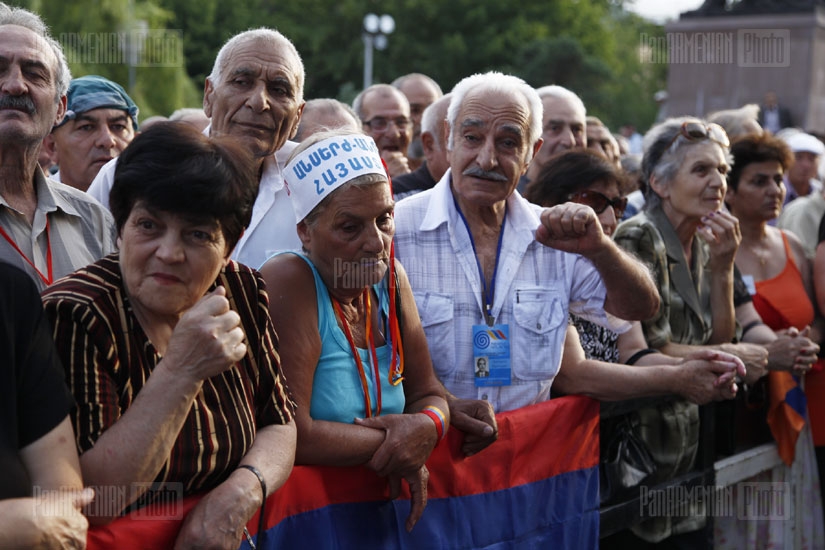 Митинг оппозиционного АНК на площади Свободы в Ереване