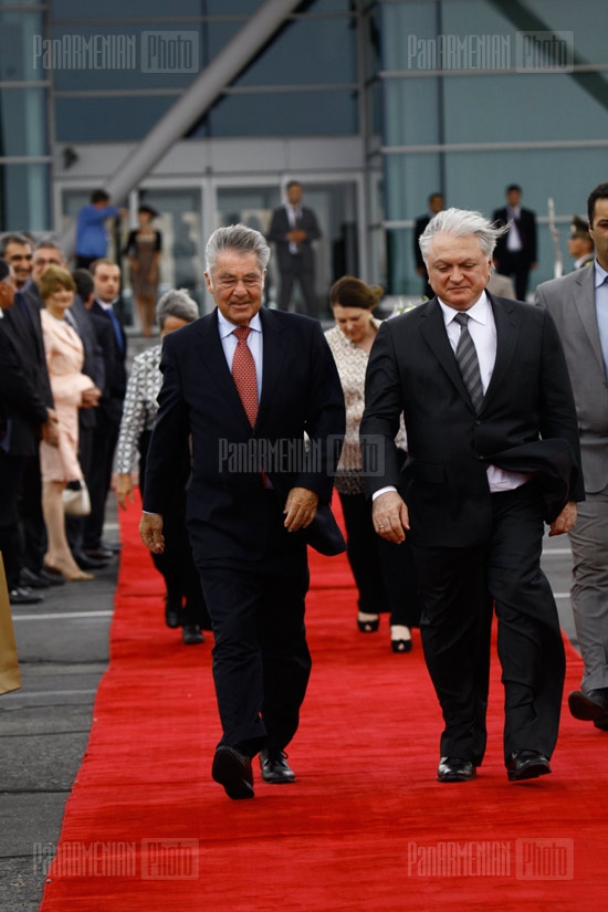 Austrian President Heinz Fischer departs from Yerevan