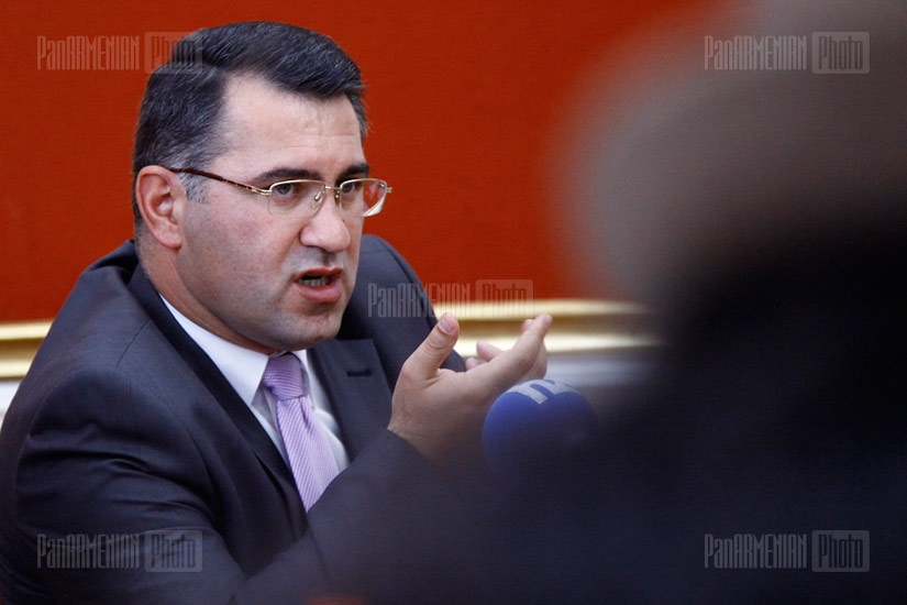 Press conference of Heritage party representative Armen Martirosyan