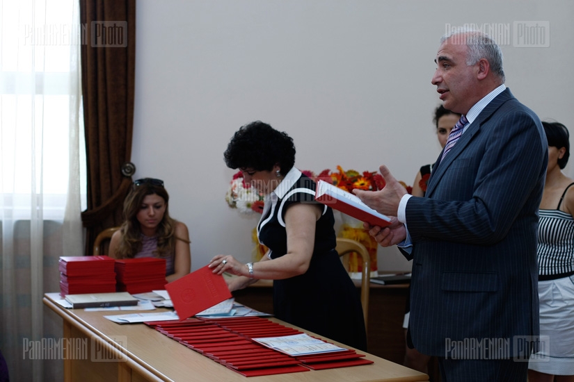 Yerevan State Conservatory graduates get diplomas