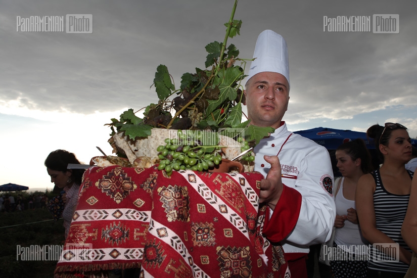 В Сардарапате прошел фестиваль толмы 