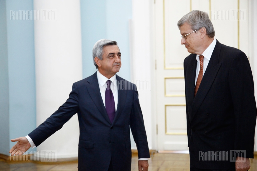 Belgium Ambassador Guy Trouveroy presents his credentials to Armenian President Serzh Sargsyan