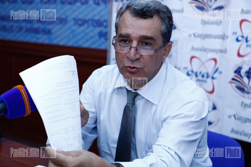 News conference of the International Academy Doctor Melkon Gasparyan and Consumers Association of Armenia head Armen Poghosyan 
