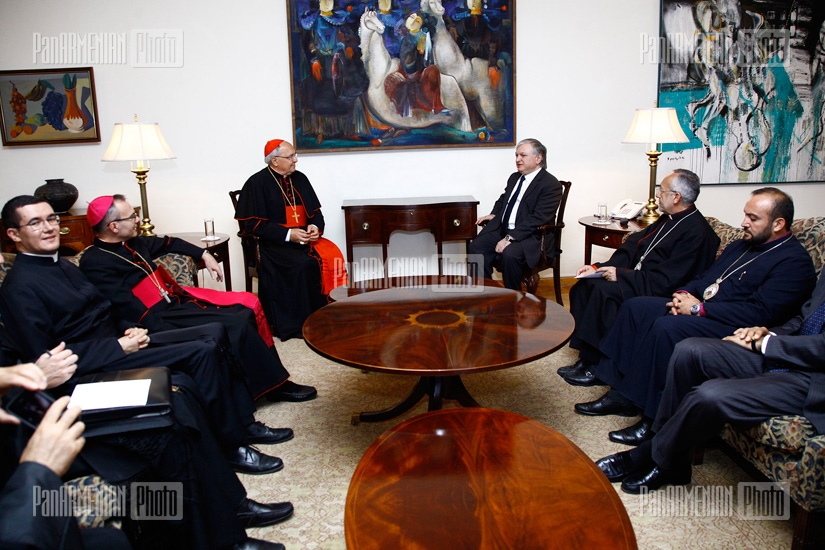RA FM Edward Nalbandian receives Vatican Cardinal Leonardo Sandri 