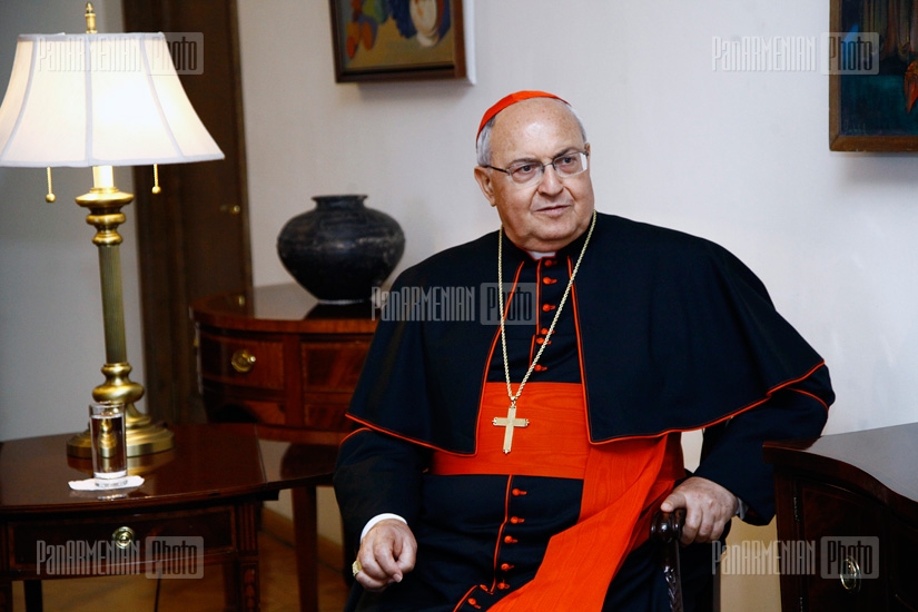 RA FM Edward Nalbandian receives Vatican Cardinal Leonardo Sandri 