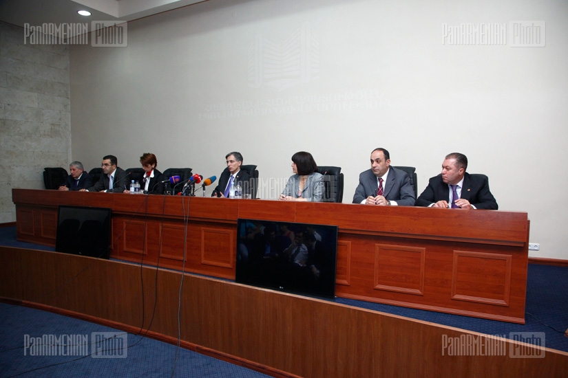 ՀՀ էկոնոմիկայի նախարար Տիգրան Դավթյանի մամուլի ասուլիսը