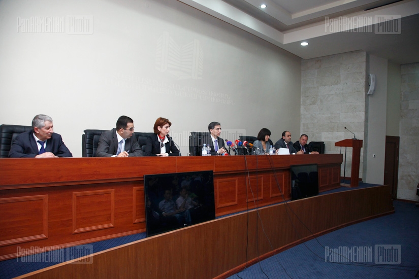 ՀՀ էկոնոմիկայի նախարար Տիգրան Դավթյանի մամուլի ասուլիսը