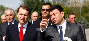 Russian Duma delegation visits Tsitsernakaberd