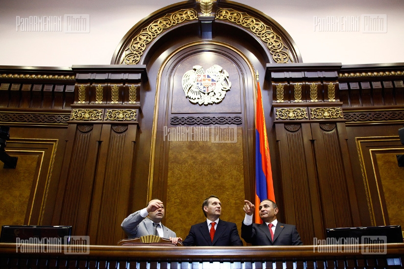 Armenian parliament speaker Hovik Abrahamyan meets with Russian Duma delegation members 