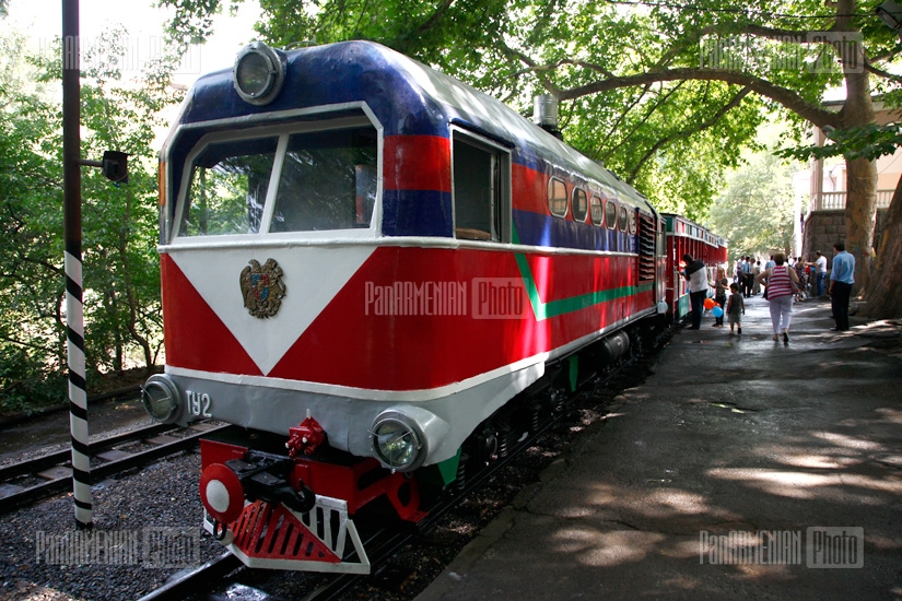 Открытие отремонтированной Детской железной дороги в Ереване