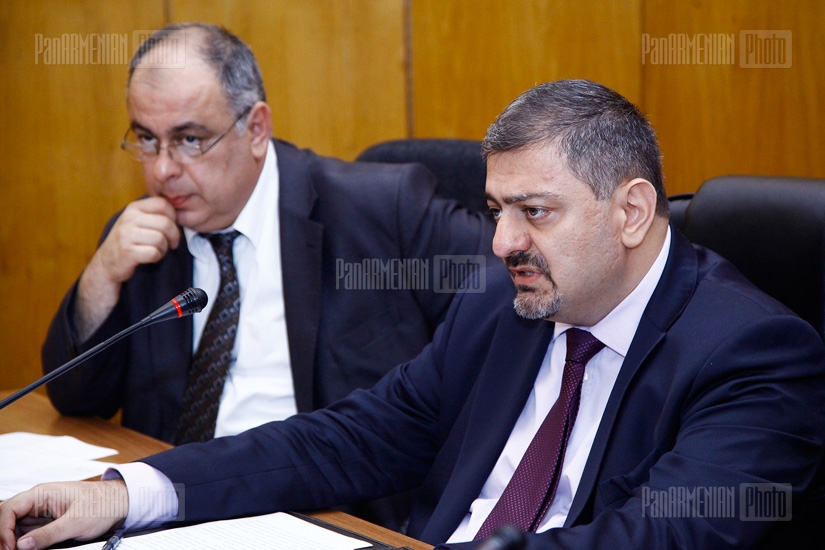 Armenian Minister of Finance Vache Gabrielyan and European Investment Bank Eastern Partnership and Central Asia Department Director Haynes Olbers signed credit agreements. 